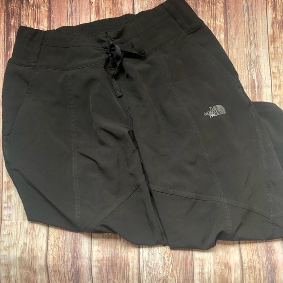 The North Face Gaucho Pants - Picture 1 of 5